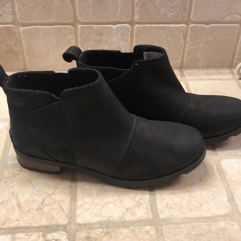 Sorel Boots size 9 black $120